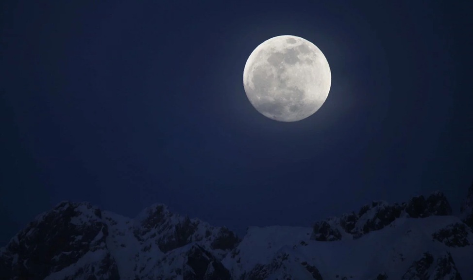 bulan purnama snow moon